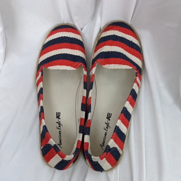 ☀️AEO espadrilles 9 red white blue flats - Picture 3 of 16